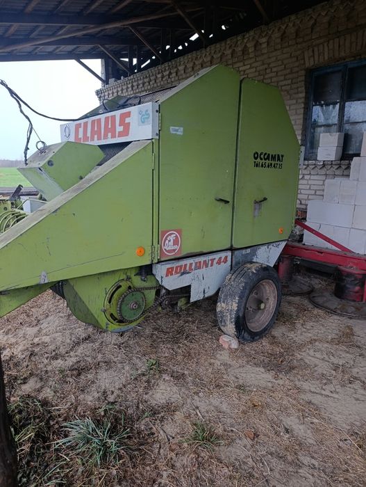 Прес-підбирачі рулонні Claas Rollant 44