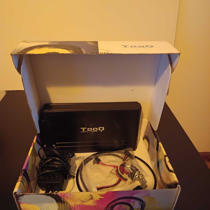 Caixa externa TOOQ p/ Discos 3.5” IDE / SATA USB 2.0