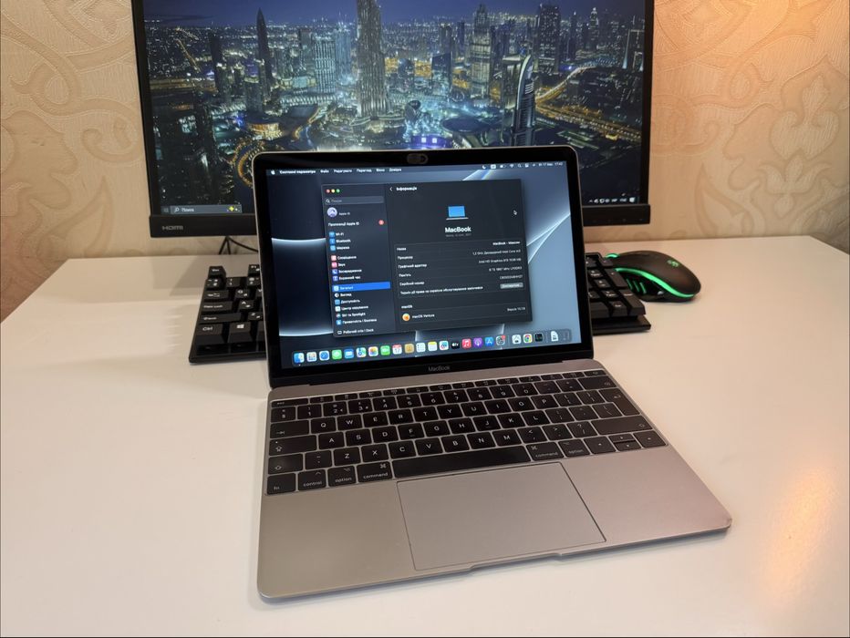 Apple MacBook 12" 2017 (Intel M3, 8/256 гб)