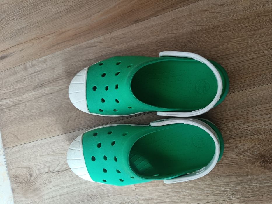 Crocs tamanho 34