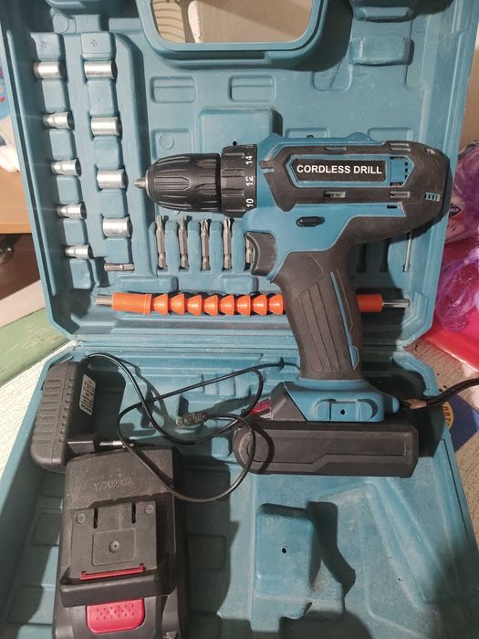 Шуруповерт cordless drill