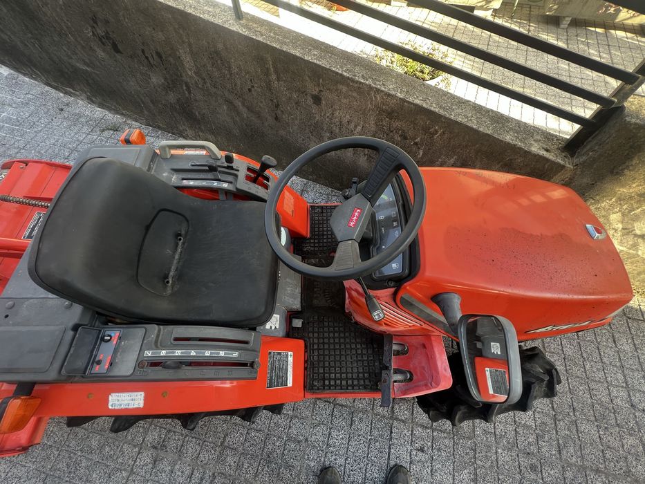 Trator kubota 4x4