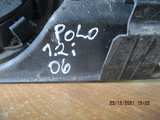 Grelha do Pára-Choques da Frente VOLKSWAGEN Polo (9N)