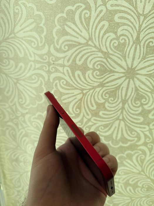 iPhone 13 128GB Red