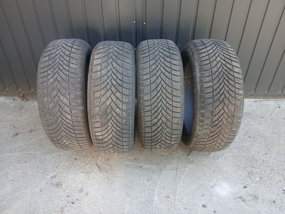 Opony zimowe 225/55/18 2023r Semperit Speed Grip 5
Zimowe 
4x 225/55/18 Semperit Speed Grip 5
Zimowe 
Bieżnik 6.5-6mm
Cena za komplet