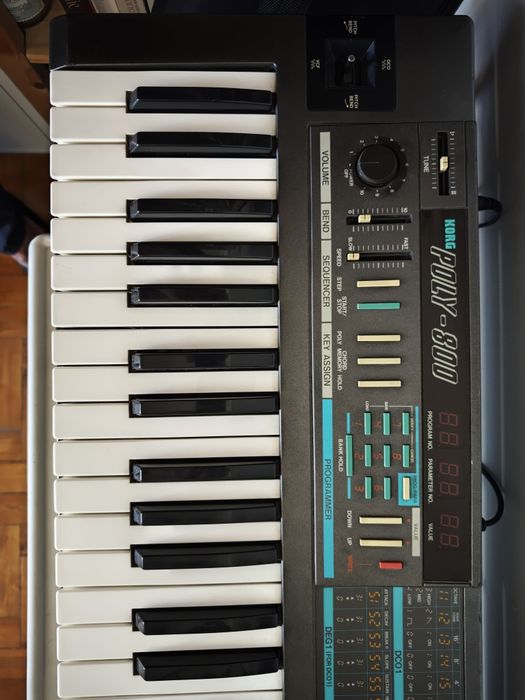 Korg Poly 800 - Sintetizador analógico clássico dos anos 80