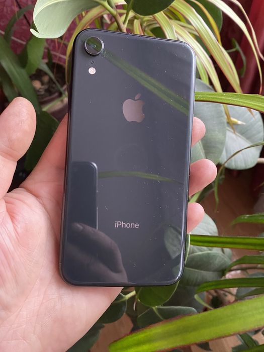 Айфон хр Iphone XR 64 в хорошем состоянии 87% батарейка
