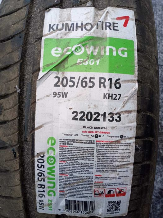 Kumho Tire ES01 95w KH27 205\65\16 made in Korea