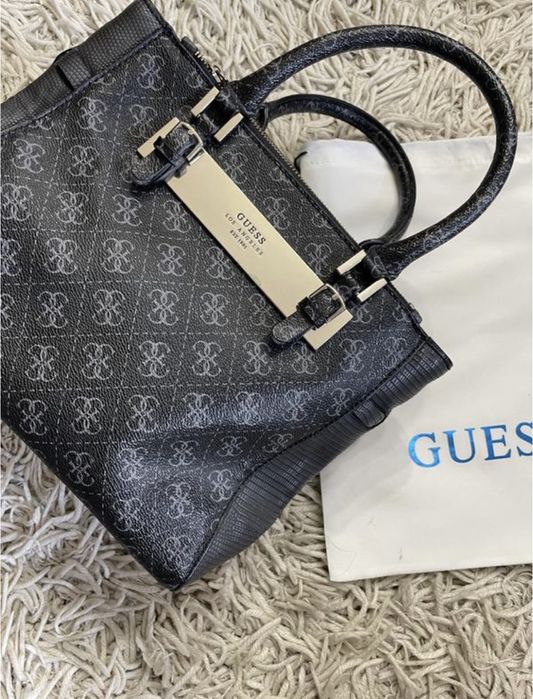 сумочка guess в ідеальному стані, оригиналінал
