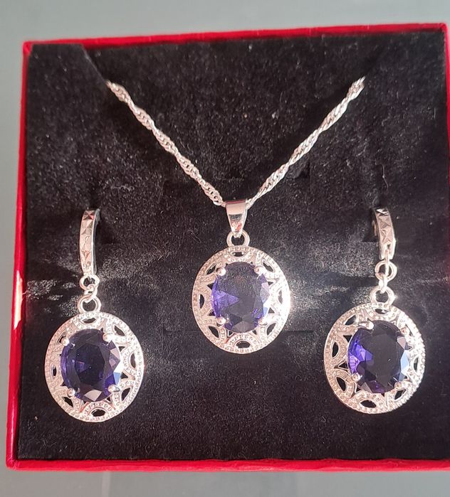 Varios conjuntos de colar e brincos em prata 925