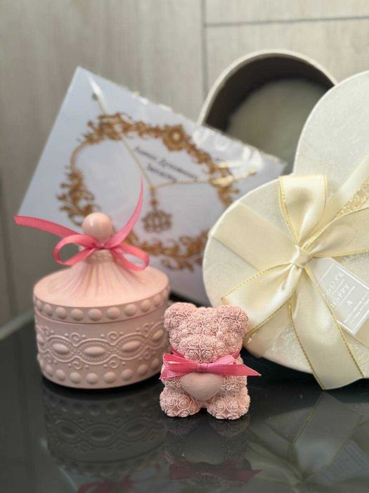 Подарунковий набір зі шкатулки з доповненням та прикрасою, 8 березня