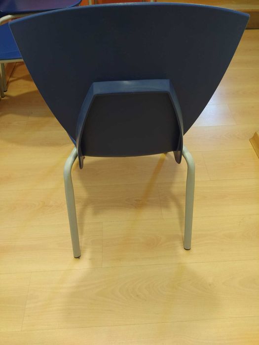 Cadeiras FAMO em ótimo estado