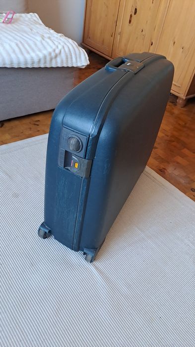 Walizka plastikowa Roncato