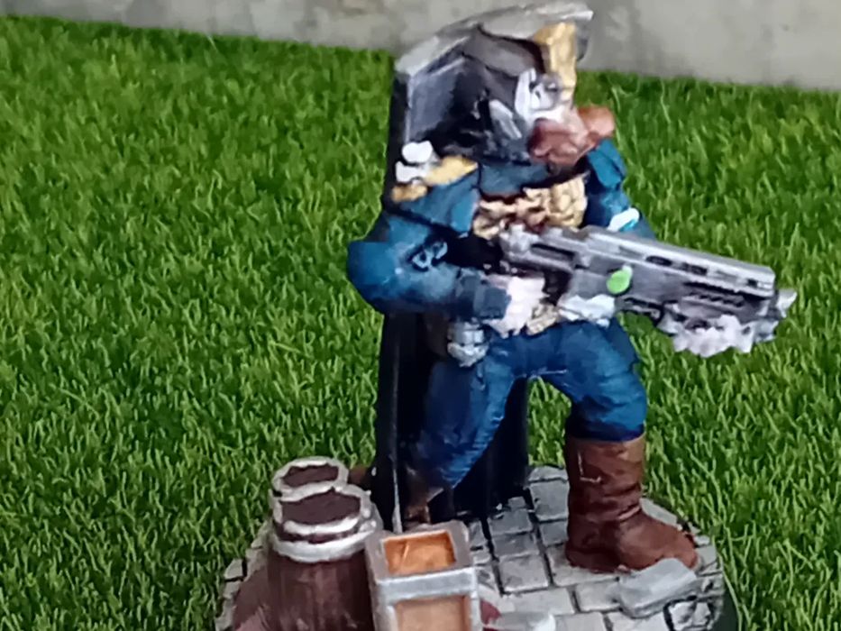 Miniatura Polícia Espacial - Árbitro da Lei com Espingarda