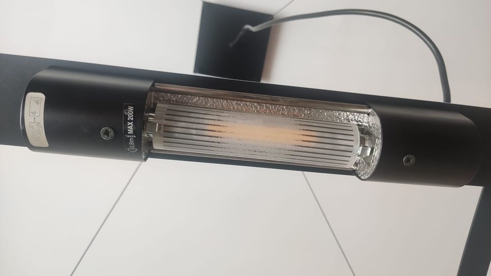 Candeeiro de teto com lâmpada