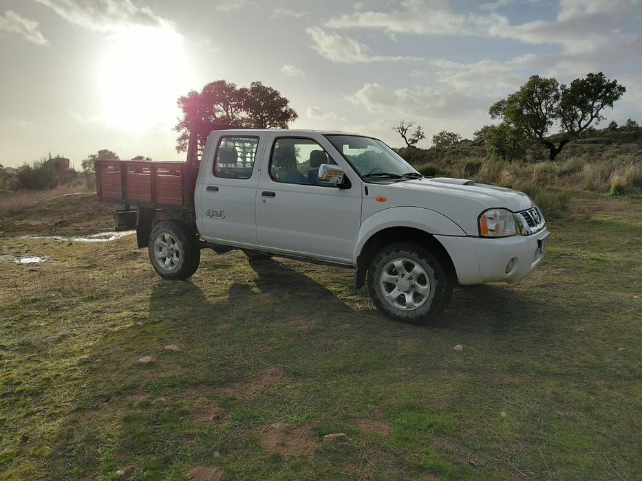 Nissan impecável