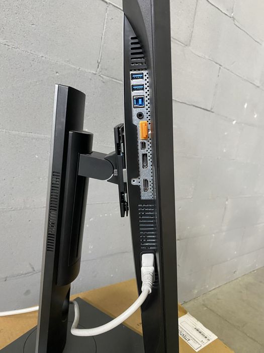 Монітор 2К DELL U2717D 45штук