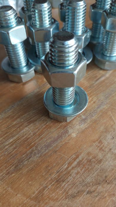 19 conjuntos parafuso + porca + anilha