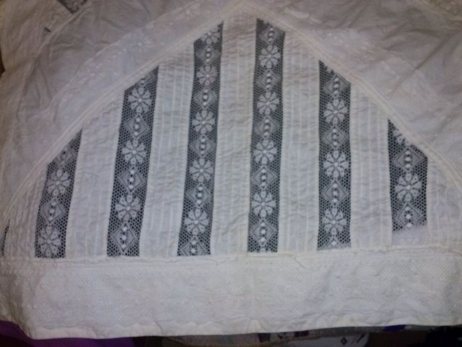 Almofada antiga em renda