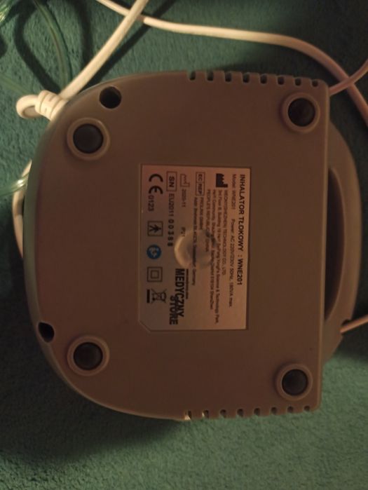 Kompaktowy inhalator tłokowy LUNAR