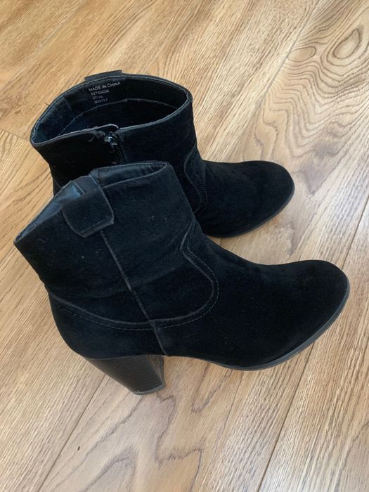 Жіночі замшеві ботінки,38р.