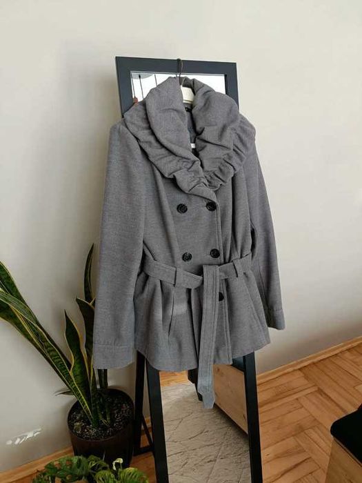 Szary elegancki płaszczyk z paskiem przejściowy klasyczny