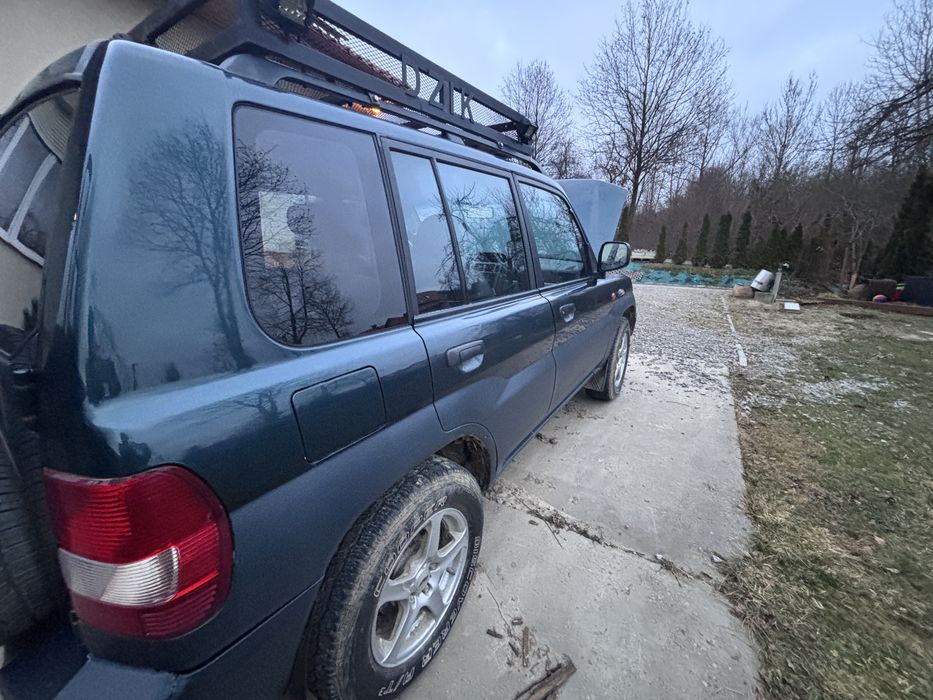 Mitsubishi pajero pinin
