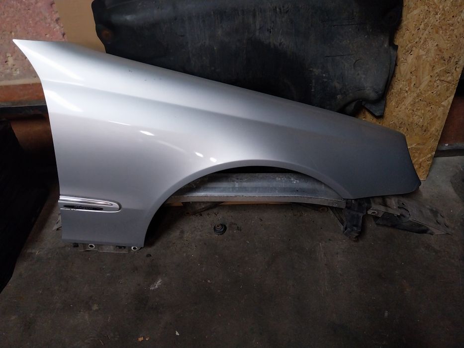 Guarda-lamas Mercedes-Benz CLK C209