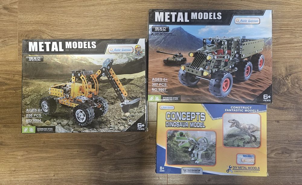 Koparka i inne -Model metalowy do samodzielnego złożenia