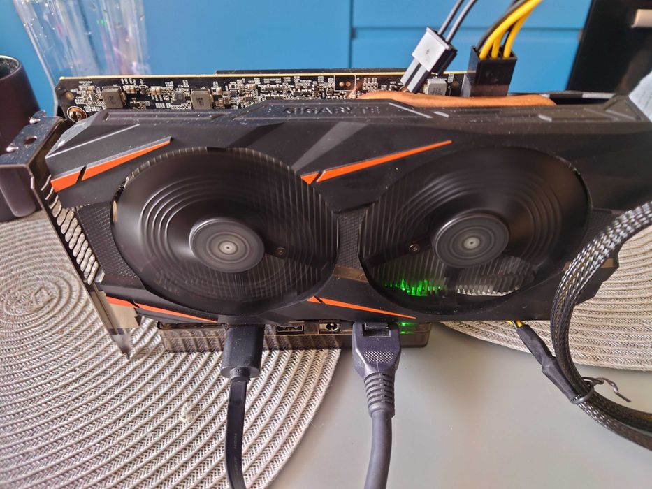 Продам ноутбук з відеокартою GTX 1060 + аккаунт WoT