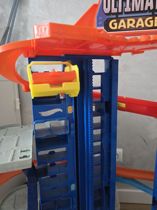 Hot Wheels City Mega Garaż T-Rexa GJL14