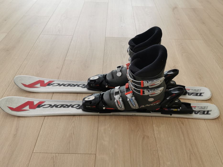 Zestaw narciarski dla dziecka buty narciarskie 24 i narty 90