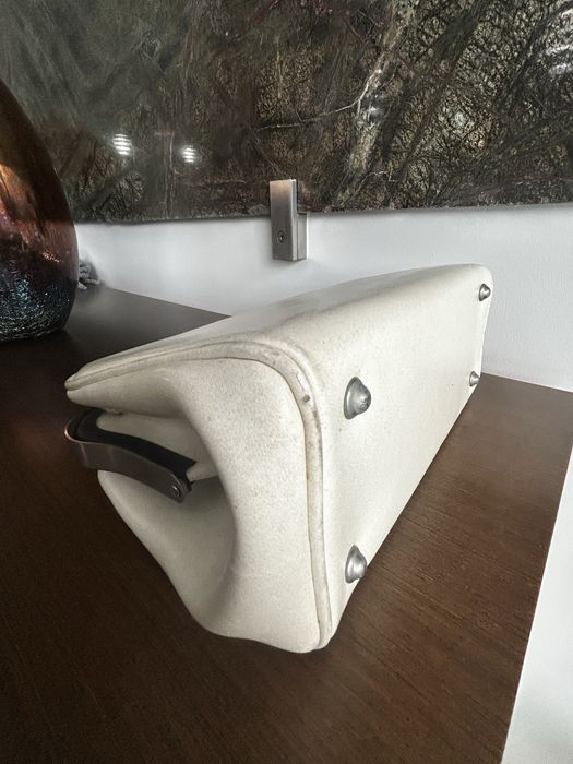 Mala em pele vintage de senhora