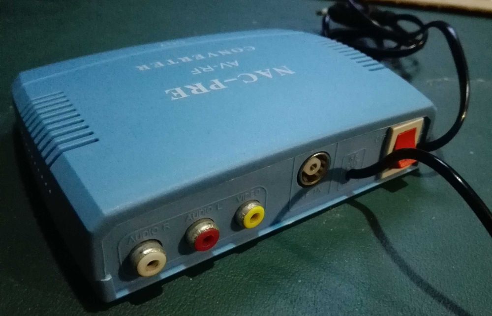 Conversor RF - RF in, RF out, RCA, como novo