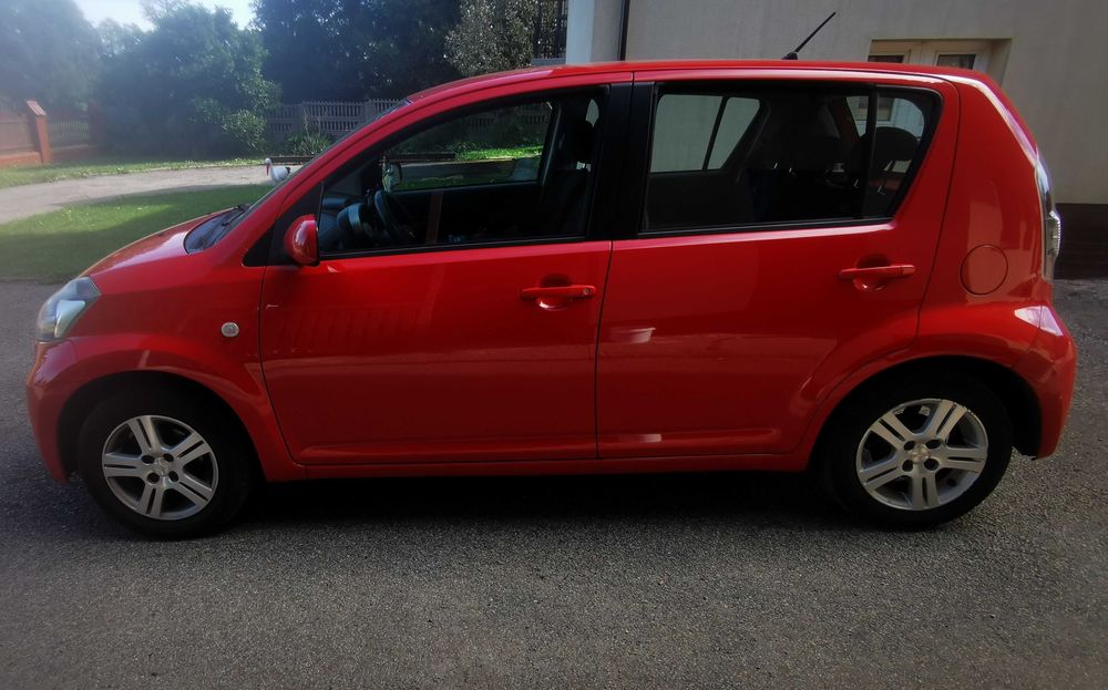 Daihatsu Sirion 1,0 2010r