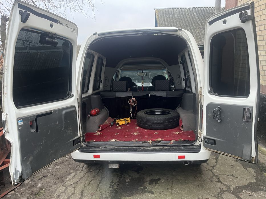 Volkswagen Cady грузо-пасажир в гарному стані