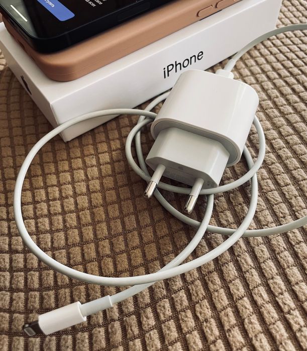 iPhone 12 64GB Black Neverlock