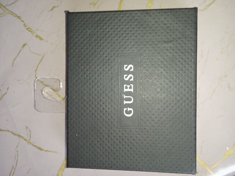 Продам гаманець GUESS кожаний