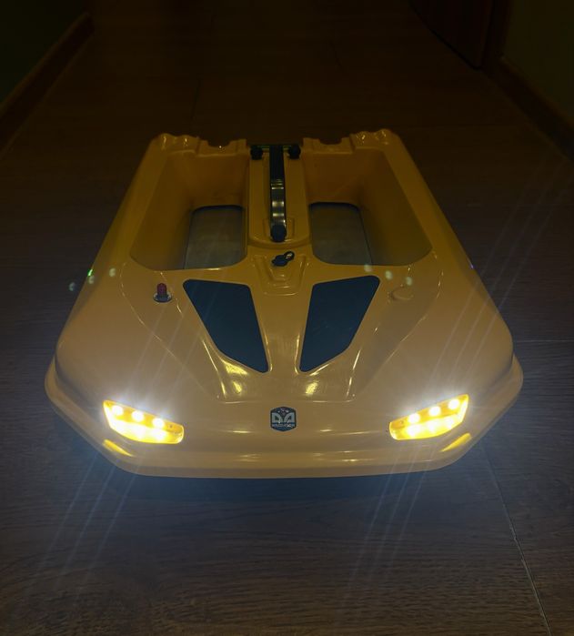 Sprzedam łódkę zanętową Prolam Predator + echosonda Toslon 520