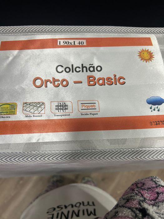 Colchão de cama com pouco uso