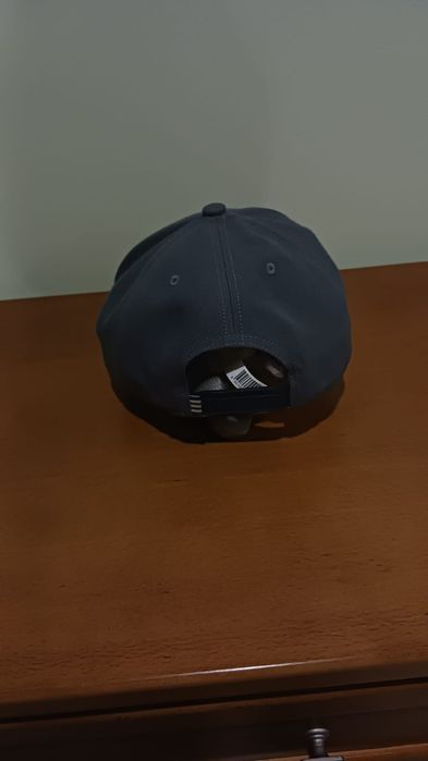 Chapéu adidas cinzento!