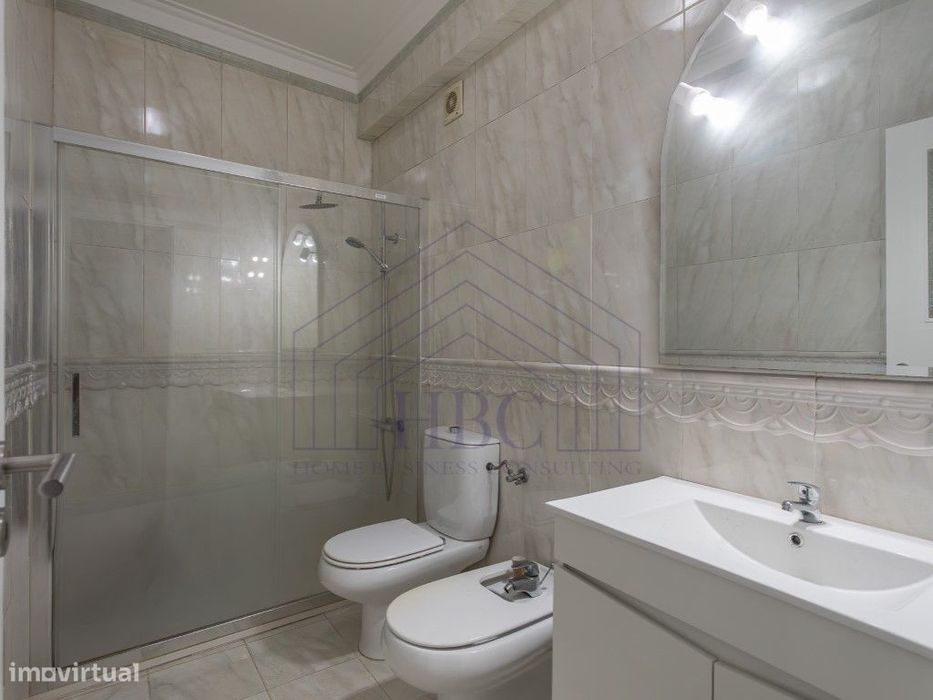 Apartamento T3 com Vista Rio - Lisboa