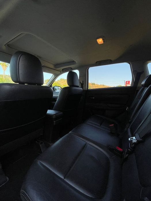 Mitsubishi Outlander 2.2 DI-D Instyle Navi AT 4WD