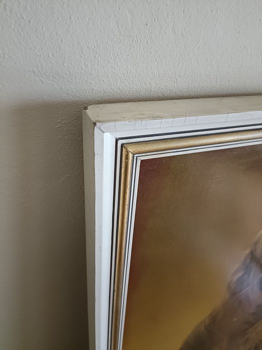 Moldura de madeira com poster de Cão