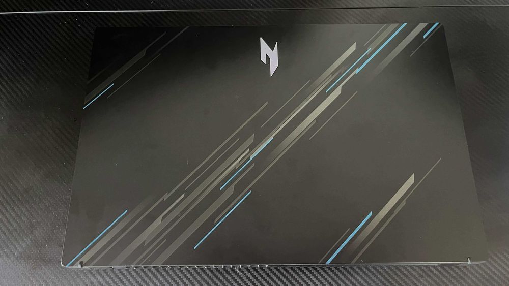 Acer Nitro V 15 — i7-13620H / RTX 4060 8 GB / 16 GB DDR5 / SSD 1 TB / 165 Hz