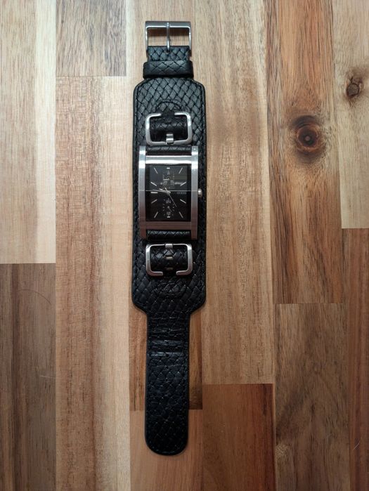 Relógio Guess - pulseira pele