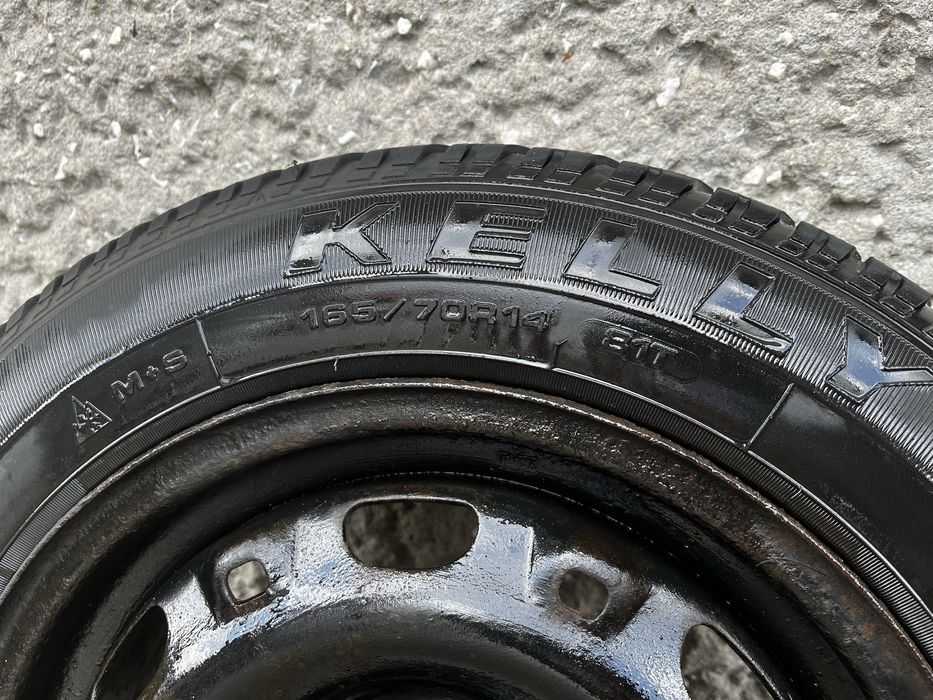 Opony zimowe Kelly 165/70R14 na felgach stalowych VVPolo