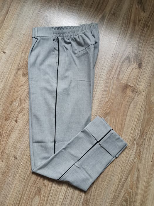 Sprzedam szare cygaretki rozm. M Bershka