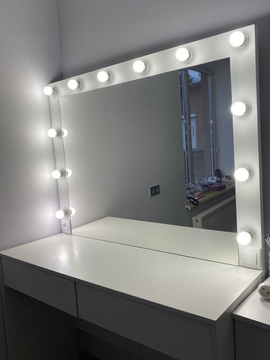 Стіл для візажиста, туалетнмй столик