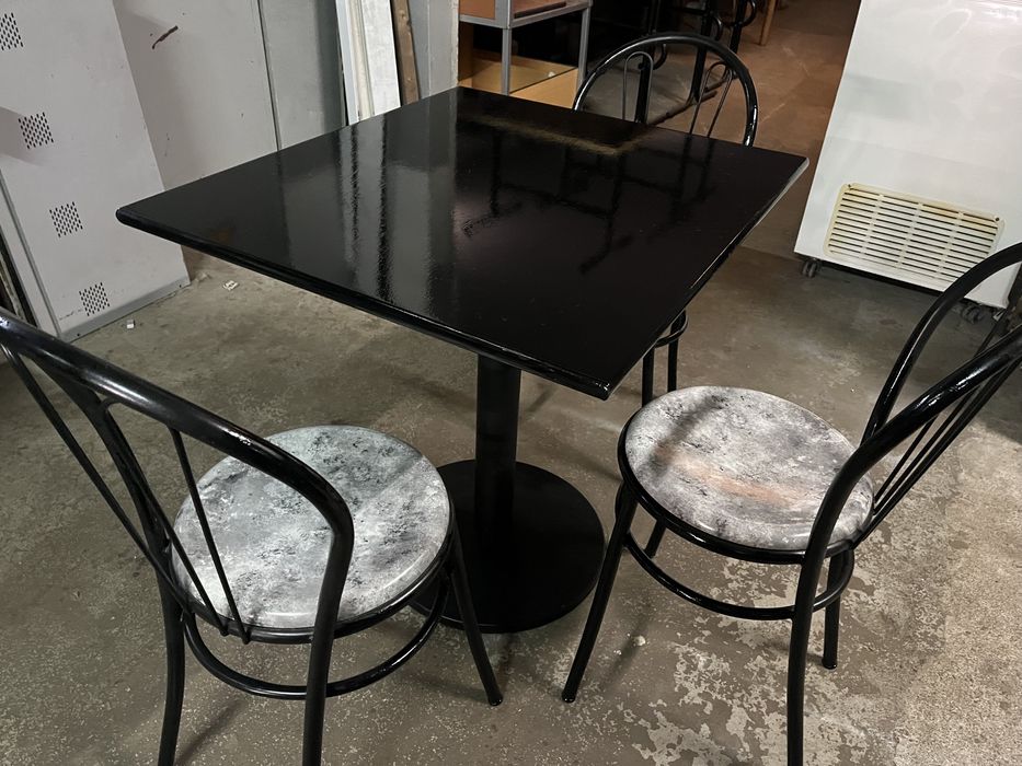 Mesas 6 e cadeiras 19 vendo conjunto